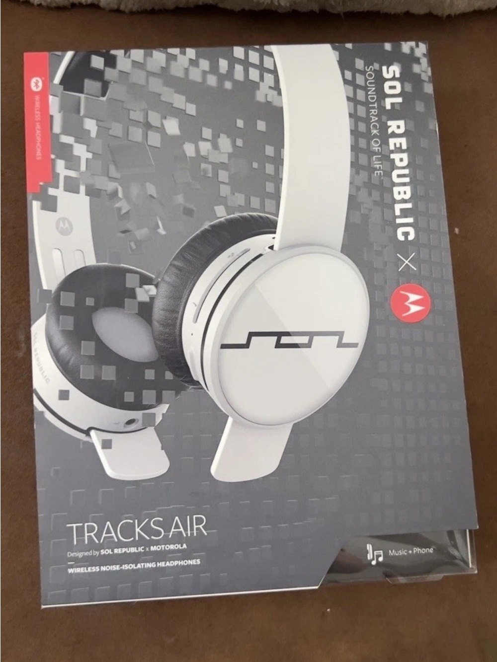 SOL REPUBLIC Tracks Air Wireless Headphones - White